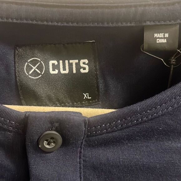 ✨Cuts AO Long Sleeve Navy Sz XL Henley Curve-Hem✨ - Picture 9 of 11